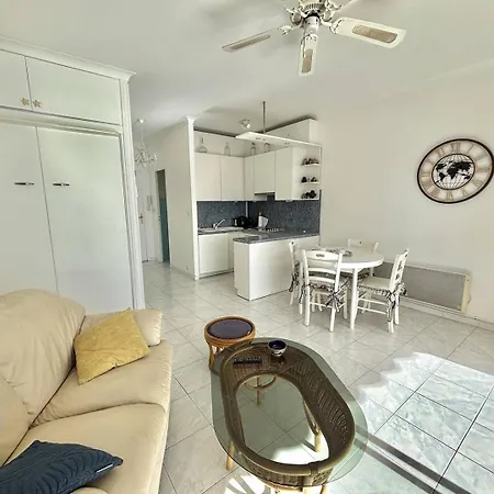 Corse Azur Pieds Dans L'eau * Ajaccio (Corsica)